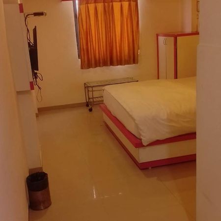 Hotel Paradise -Ahmedabad Extérieur photo