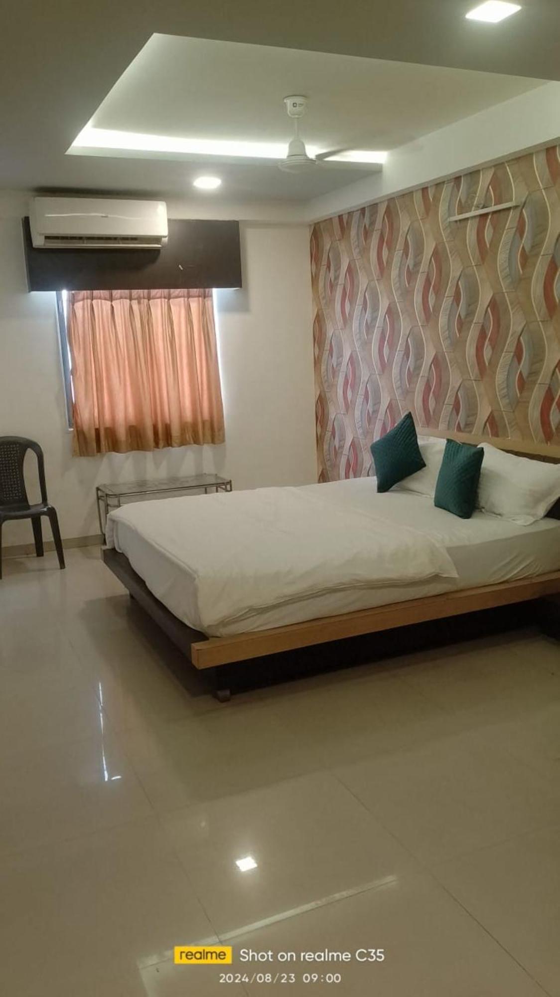 Hotel Paradise -Ahmedabad Extérieur photo