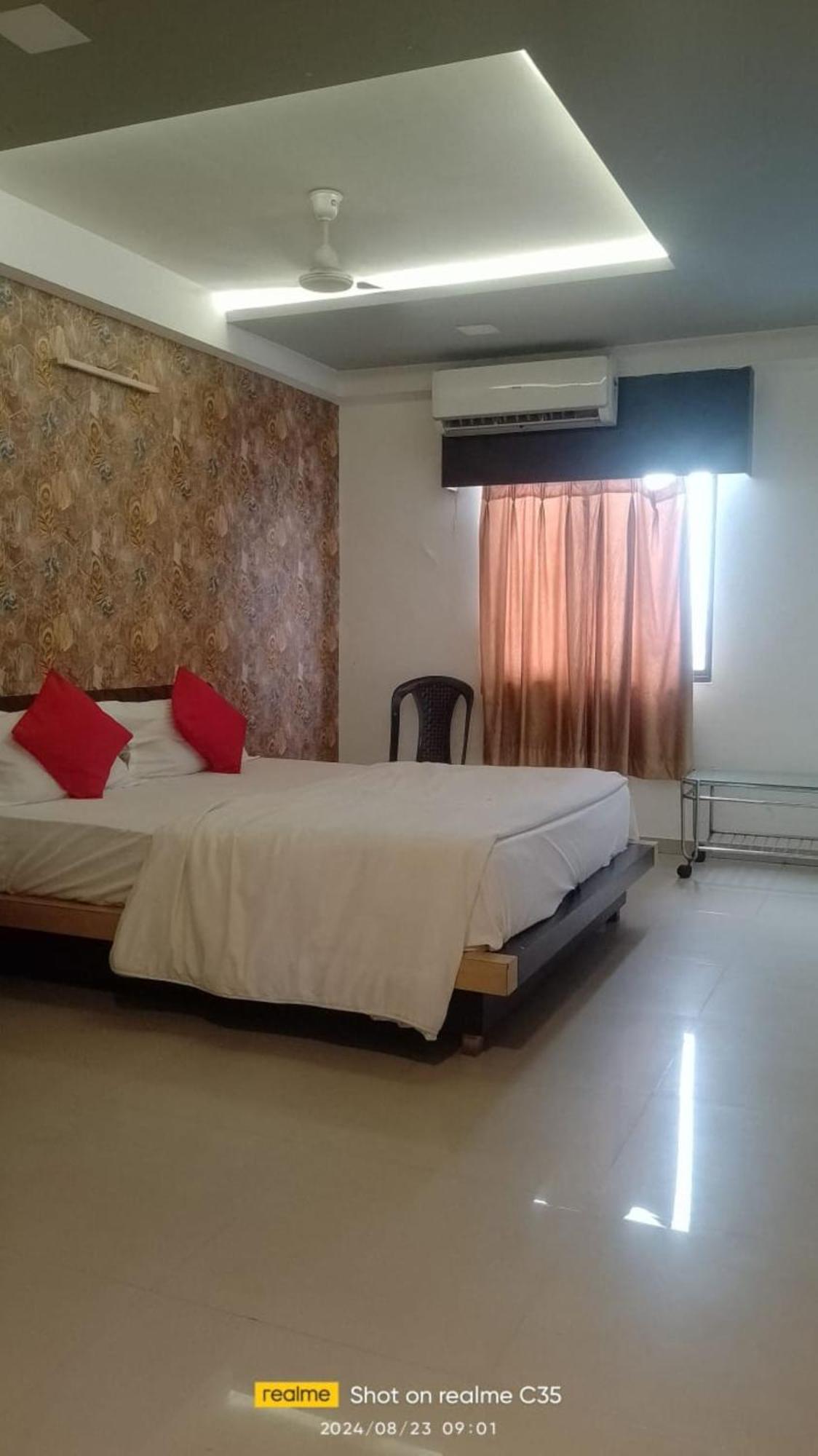 Hotel Paradise -Ahmedabad Extérieur photo