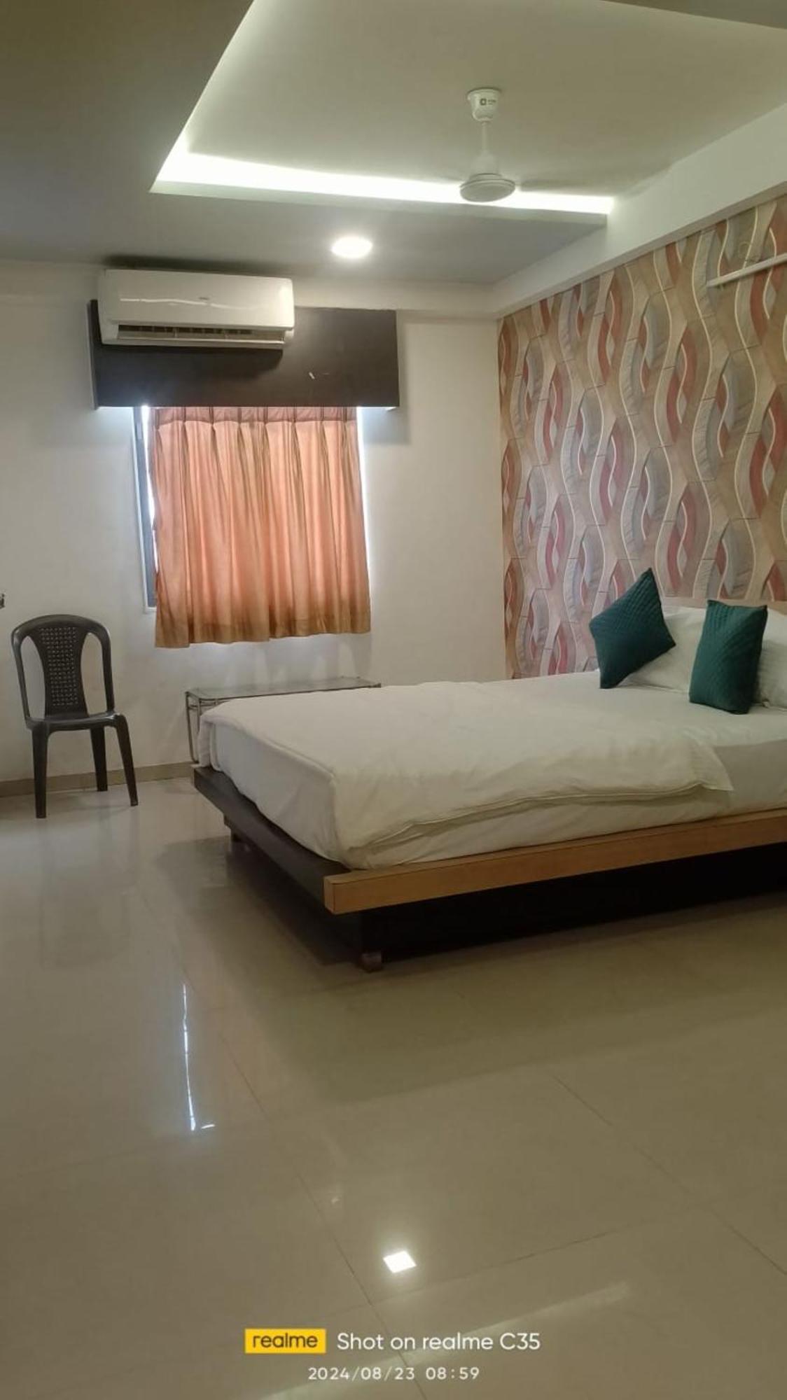 Hotel Paradise -Ahmedabad Extérieur photo