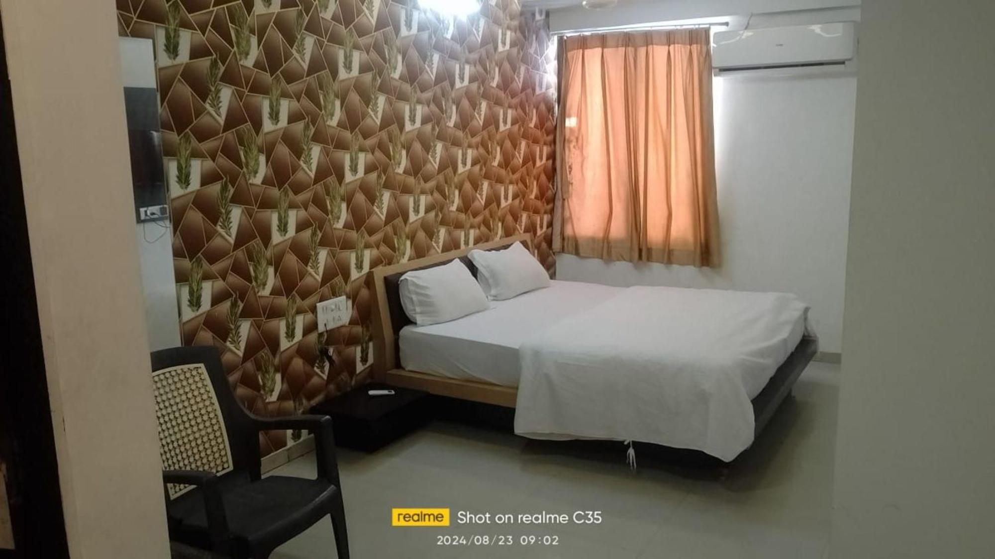Hotel Paradise -Ahmedabad Extérieur photo