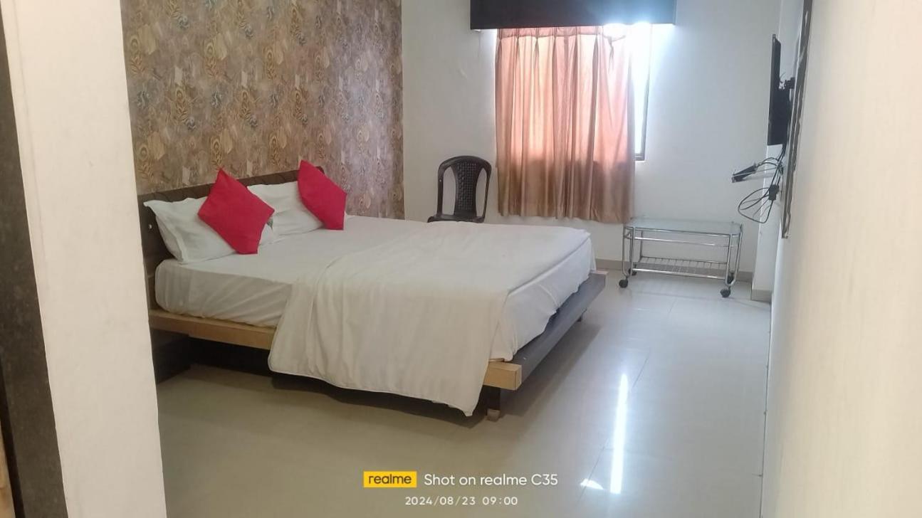 Hotel Paradise -Ahmedabad Extérieur photo